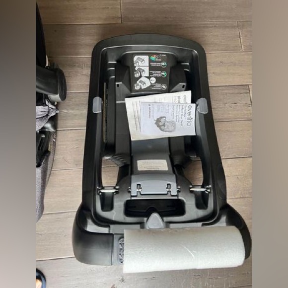 Evenflo pivot travel system stroller and car seat - Picture 6 of 7